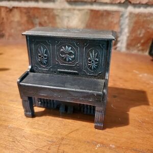 Vintage Upright Piano Metallic Pencil Sharpener Made In Hong Kong